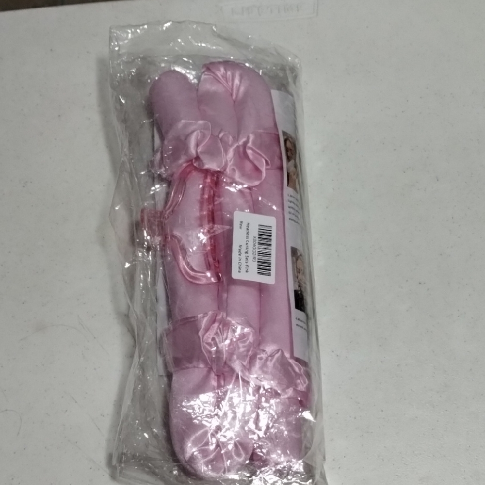 Brand New Heatless Curling Set In Pink